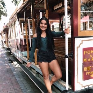 Meet your Posher, Analia